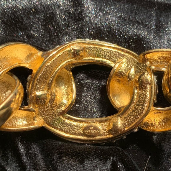 Givenchy gold chain bracelet!! - Picture 4 of 6